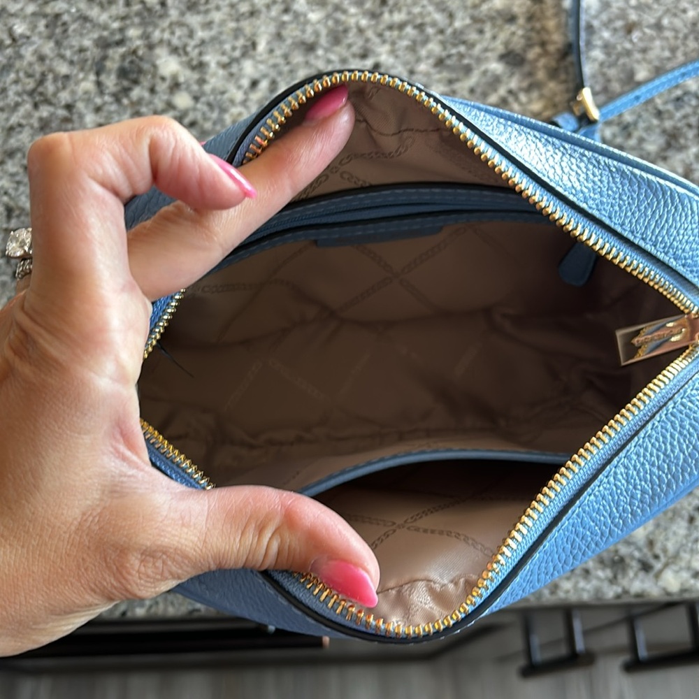 Michael Kors crossbody - Picture 5 of 8